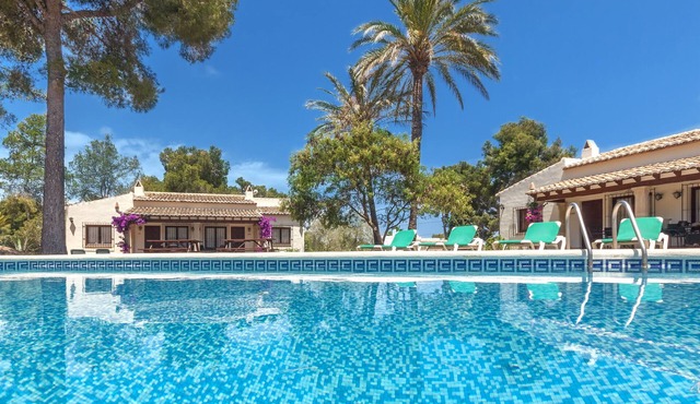 Charming private complex with pool and WIFI in Javea upt to 16 persons in Jávea