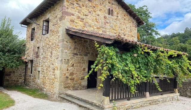 Charming Rural Retreat with Garden — Countryside & near the Coast for up to 6