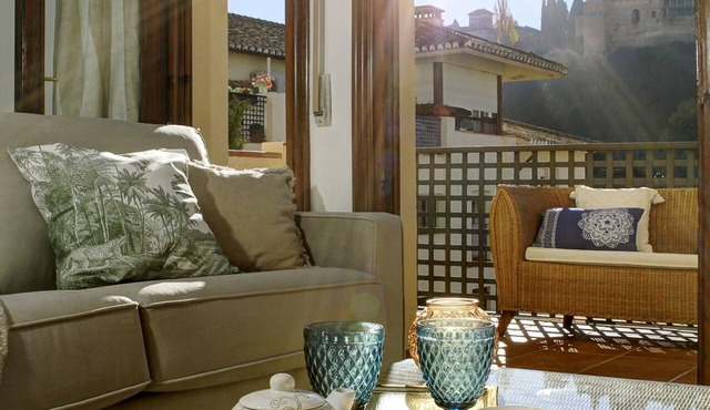 ChezmoiHomes Unique Alhambra Views