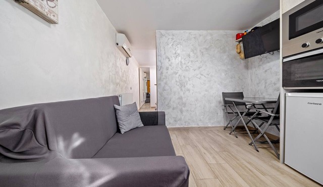 City Escape Apartment with Private Pool, Garden & Wi-Fi in Calafell