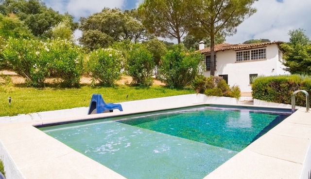 Collado Country House with Mountain Views, Wi-Fi, and Air Conditioning