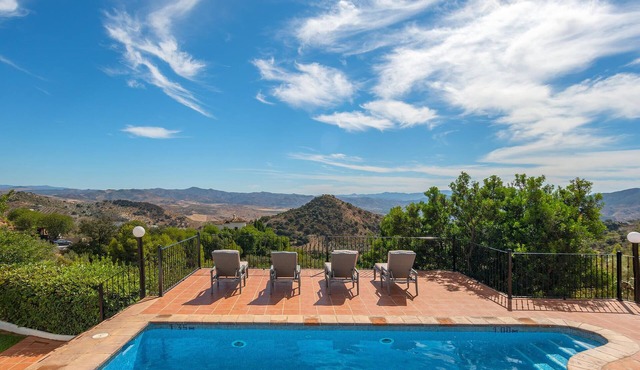 Come to La Casa de Alejandro, an exceptional place to enjoy at any time of the year.