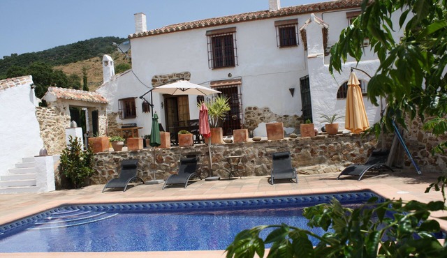 Cortijo la Solana, alpaca farm with pool, in stunning rural location.