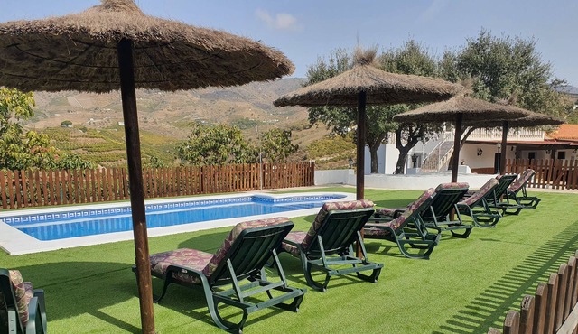 CORTIJO CARMEN (BEAUTIFUL RURAL HOUSE)