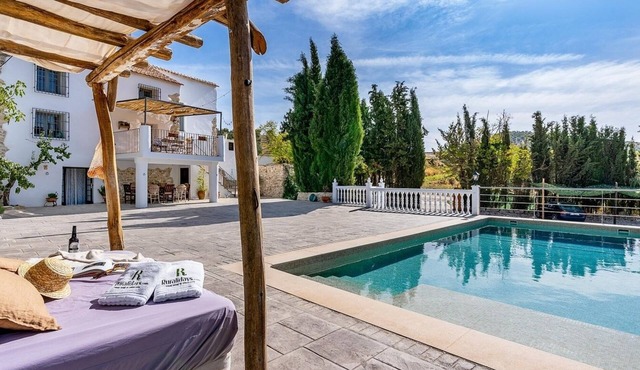 Cortijo Las Angosturas Montefrío by Ruralidays