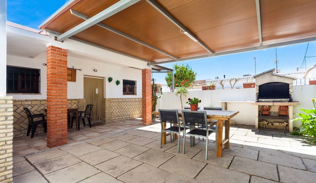 Cosy Holiday Home "Basallote" on the Beach