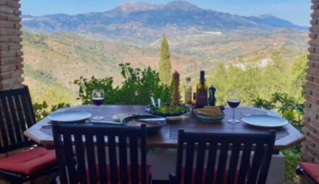Cottage "Sunny hillside casita in Guaro" with Mountain View, Pool, Terrace, A/C & Wi-Fi