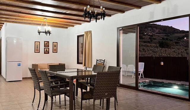 Country House 'Cortijo Borreguero' with Mountain View, Private Pool and Wi-Fi
