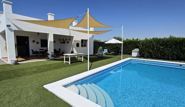 Country House 'Casa Rural The Hope' with Private Pool, Wi-Fi and Air Conditioning