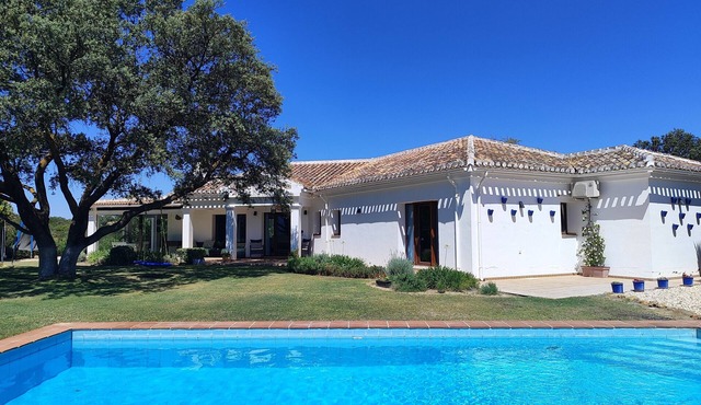 Country House 'Buddha-Can' with Private Pool