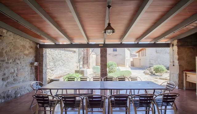 Country House 'El Portalón De Fresnedilla' with Private Pool, Private Terrace and Wi-Fi