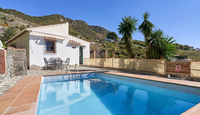 Country House 'La Solana' with Sea View, Private Pool and Wi-Fi