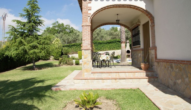 Cozy Villa in Villanueva de la Concepción with Swimming Pool