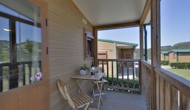 Cozy bungalow with terrace in Zumaia for 3 guests in Zumaya