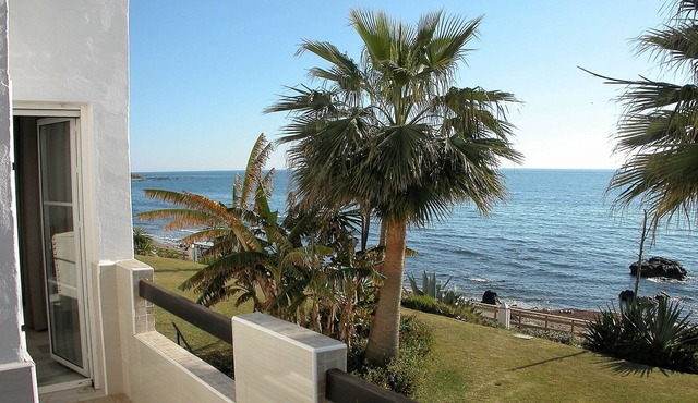 CS160 Charming and spacious beachfront penthouse in Playa Lucera, between Fuengirola and Marbella