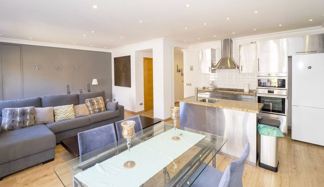 Cubo's Beach Side Apartment at La Cala/near the beach/free wifi