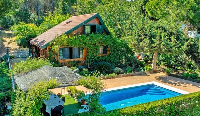 Cubo's Casa Rural Finca La Biznaga/private pool/wooden house