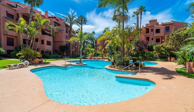 Cubo's Golf & Playa Marbella Apartment/communal pool/air conditioning/terrace