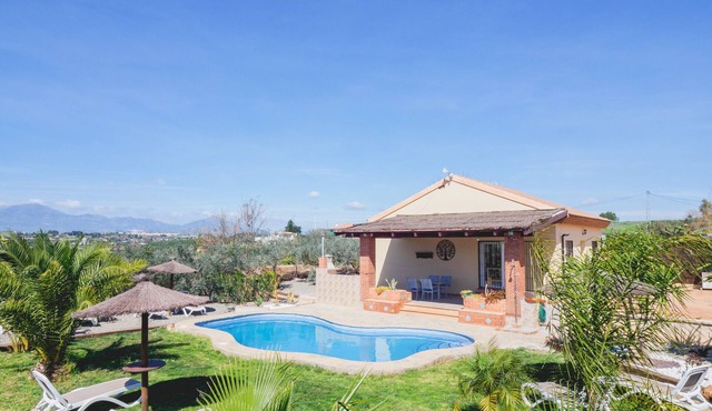 Cubo's Greenlife House/private pool/free wifi/rural