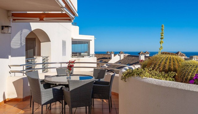 Duplex Penthouse with 4 Bedrooms and Stunning Sea Views