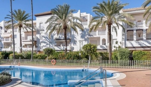 El Paraíso del Golf free parking by Staycare
