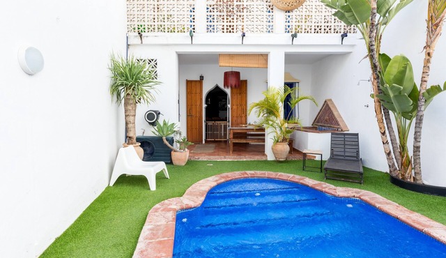 El Patio Andaluz – House with Pool for Groups (13 Guests) in Vélez-Málaga