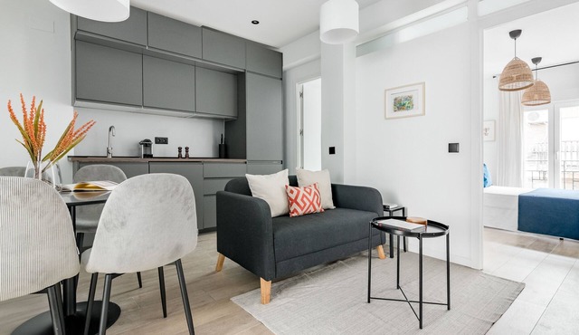 Elegant and spacious apartment in quiet area