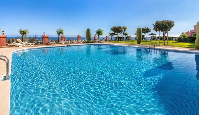 Elegant Golf Apt, Peace, Pool, Panoramic Views