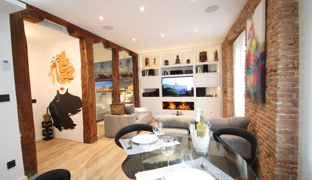 ILAIA MADRID PALACIO. Special Price July and August.