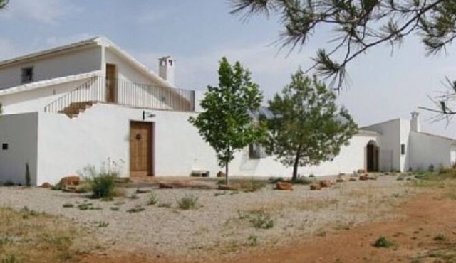 Rural Cortijo in the Natural Park Lagunas de Ruidera, 2 houses, up to 16 pax.