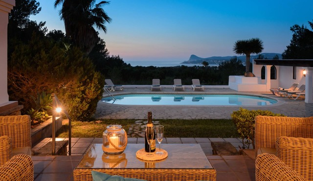 MARLIS, Villa. Ibiza. amazing villa with views over towards the bay of San Antonio in San Agustín / Sant Agustí d´ es Vedrà