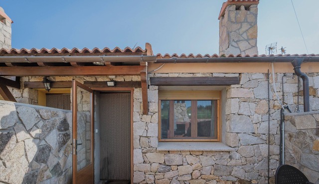 Country House 'La Vega De Gredos' with Mountain View, Private Terrace and Wi-Fi