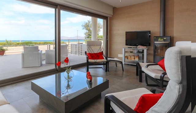 Bohemi, luxury seafront villa in Santa Margalida - Can Picafort/Son Serra Marina