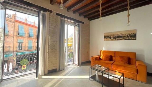 Eva Recommends Triana 3: Cozy 2-Bedroom Apartment in the Heart of Vibrant Triana, Seville