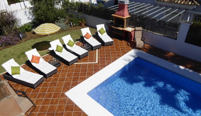 Exclusive Villa With Private Heated Pool In Peaceful But Convenient Location