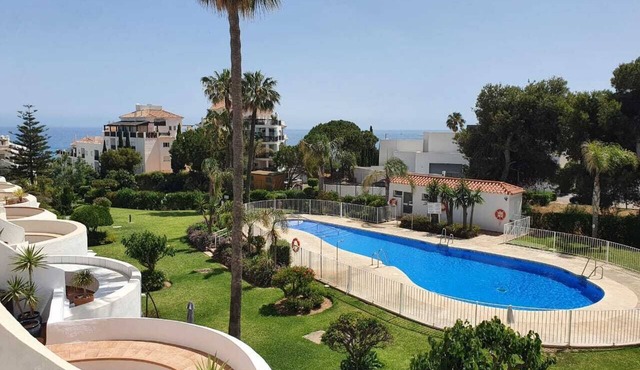 Fabulous Duplex with Sea, Pool & Garden Views - 2 min walk from beach