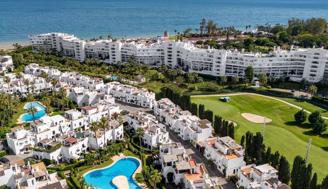 Fabulous newly refurbished 4-bdr house in sunny Marbella 5 mins from the beach