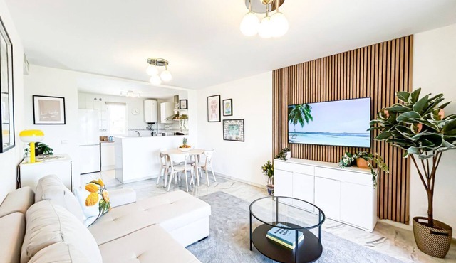 Family apartment 400 meters from the beach, with internet and pool