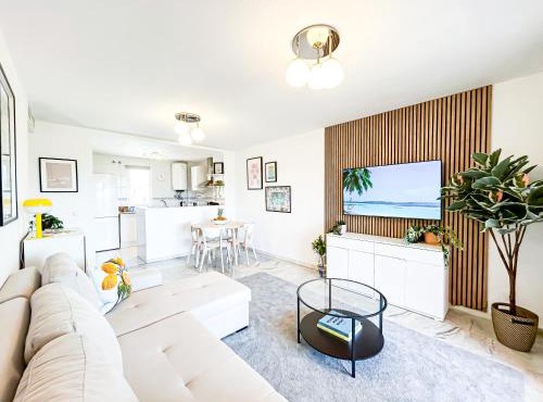 Family apartment 400 meters from the beach, with internet and pool