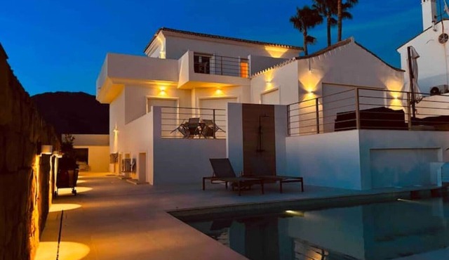 Family Beach Villa - Private (heated) pool - 8 pers - Estepona - Costa del Sol
