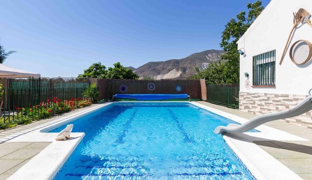 Farmhouse with garden, pool and barbecue