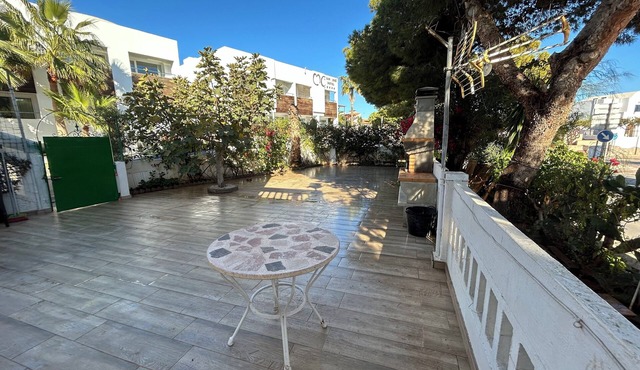Faro de Mar, with large terrace and 5 minutes from the beach.