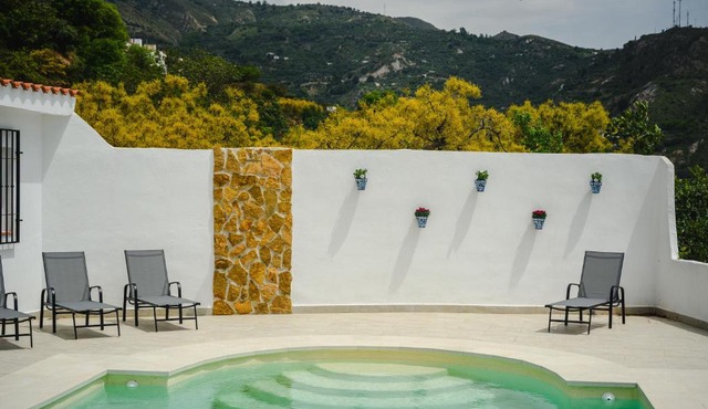 Finca Tres Aguas, Casa Rural con Piscina Privada