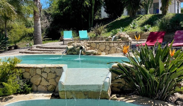 Flooded with light!Breathtaking views!Refreshing pools!WIFI!Peace and quiet guaranteed