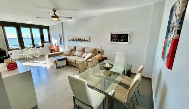 GATU Arena 1º linea de playa, parking gratis, vistas al mar, piscinas- Preferente mayores de 21 años y familias