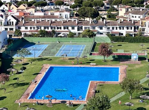 GATU Villa Soleá parking, piscina, pistas tenis, playa de Valdelagrana