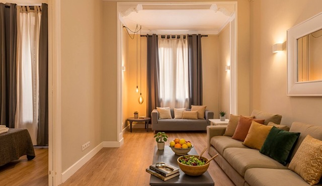 Great 5 bedroom Acomodis Apartment with 2 bathrooms in the modern L'Eixample! in Barcelona