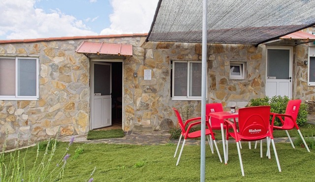 Habitación 'Casa Jardín Cuádruple J' con piscina, terraza y jardín compartidos in Monforte de Lemos