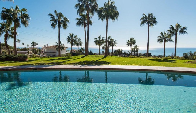 HIGUERON Luxury Resort Apartment
