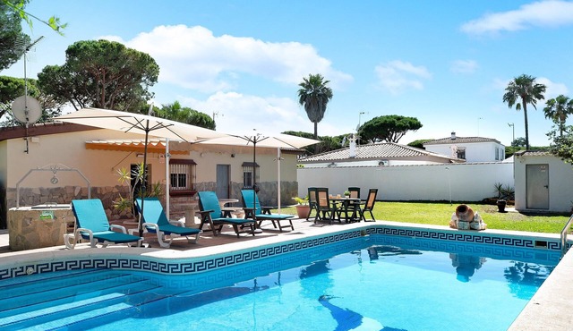 Holiday Home "Chalet Los Paul" with Private Pool and Wi-Fi